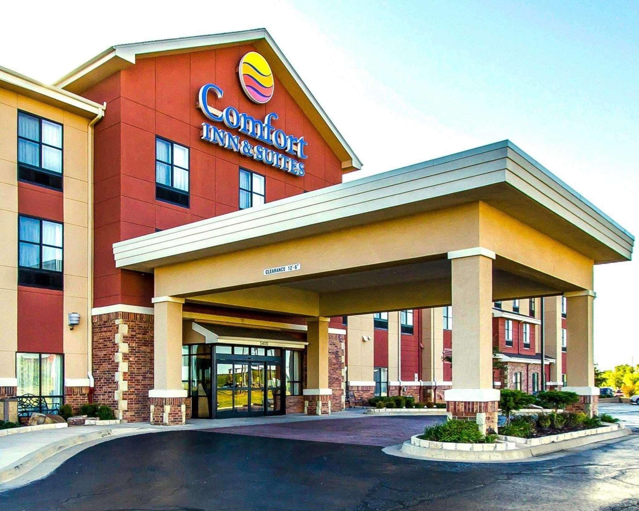 Comfort Inn & Suites Shawnee North Near I-40 Exterior foto